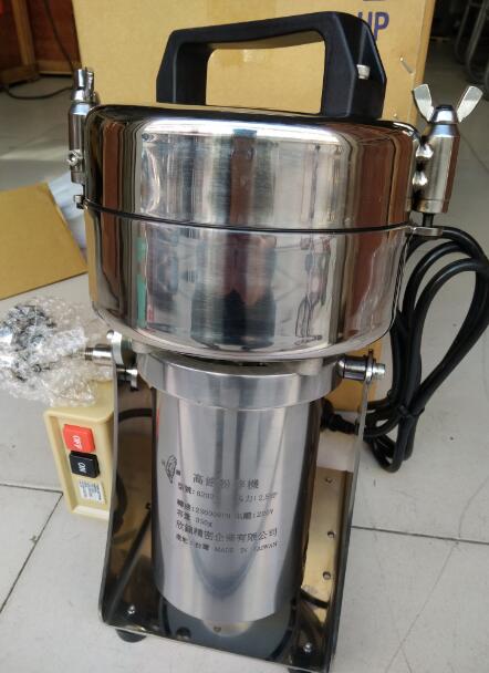 赛优牧业实验室饲料化验采用中国台湾欣镇6202粉碎机！